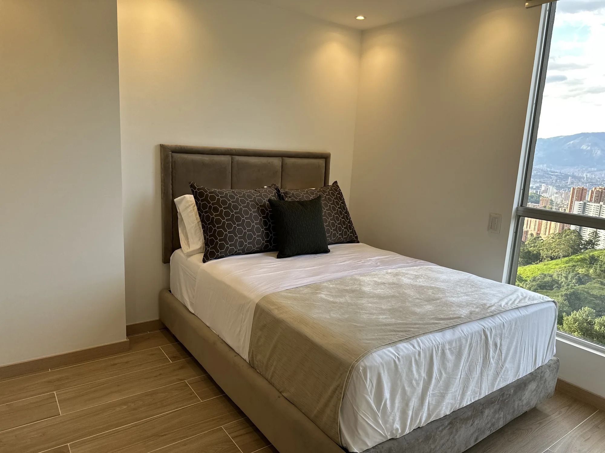 Habitación 3, con vista a la ciudad