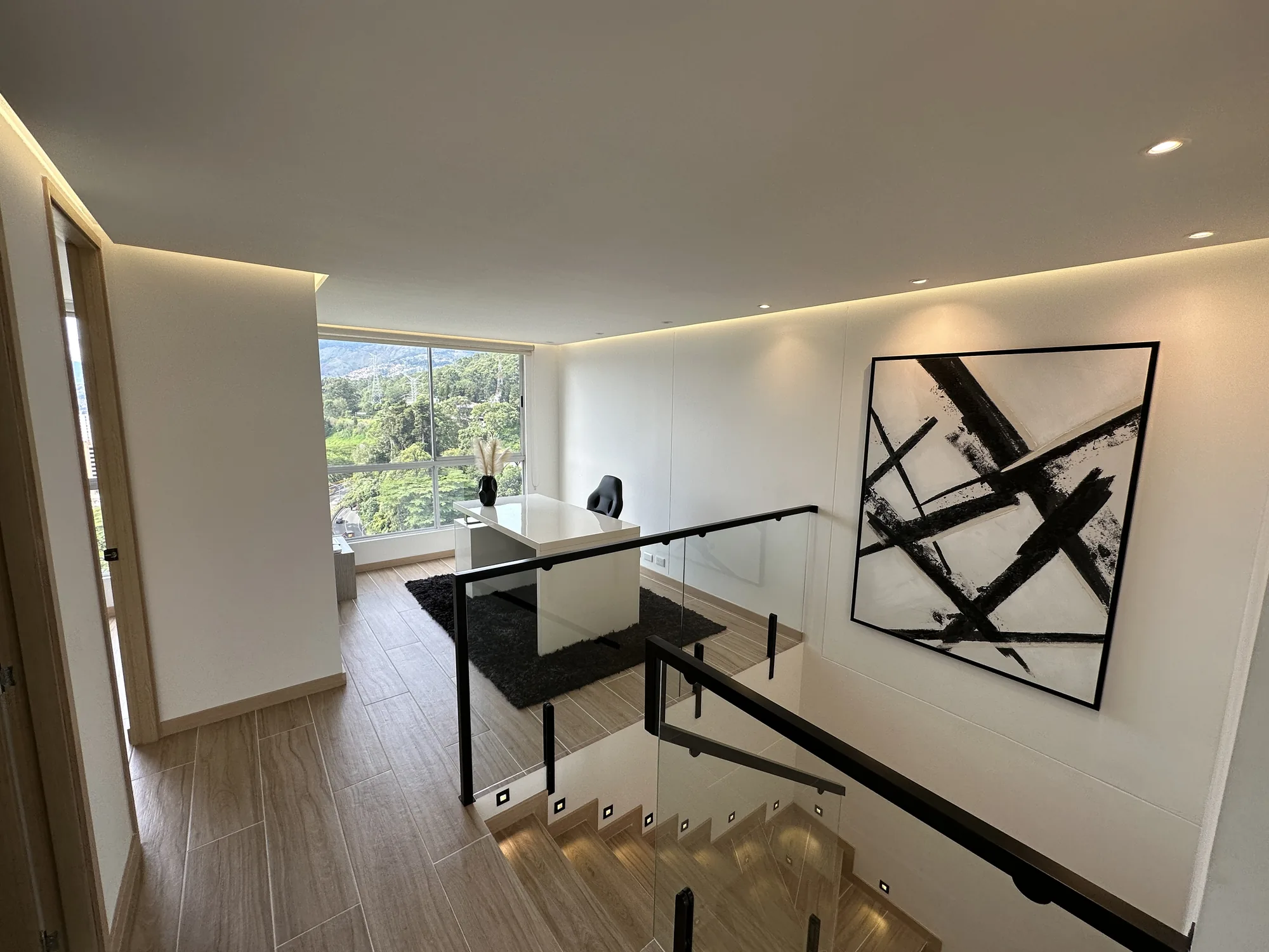 Estudio y escalera